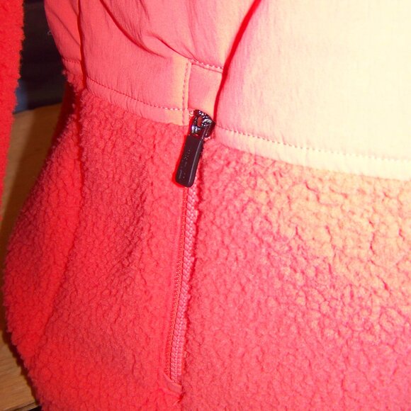 Bass Outdoor NWT Coral Fuzzy Jacket Sz S - Picture 4 of 8